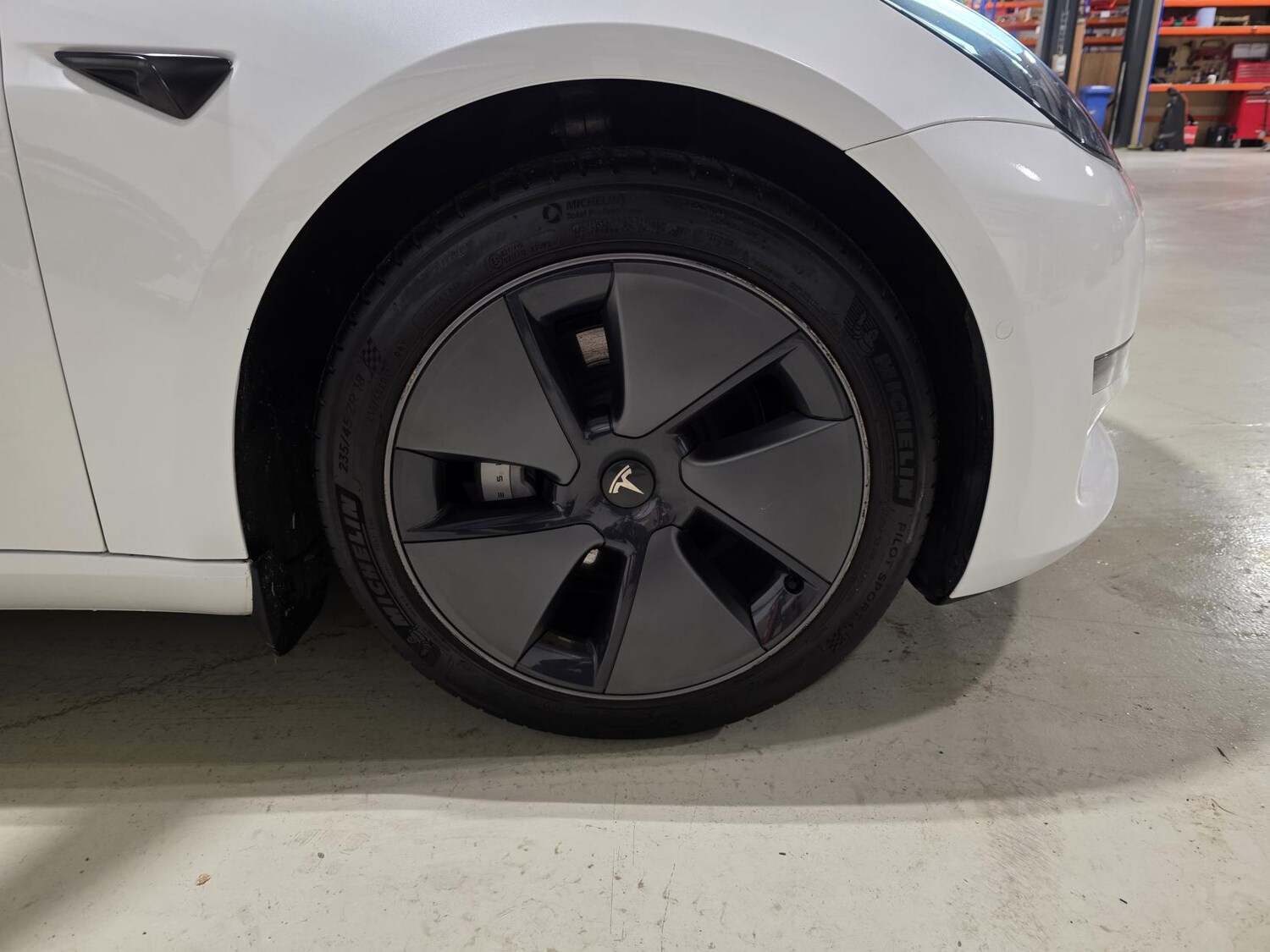 Used Tesla Model 3 2021 for sale - 77650000: Photo 27