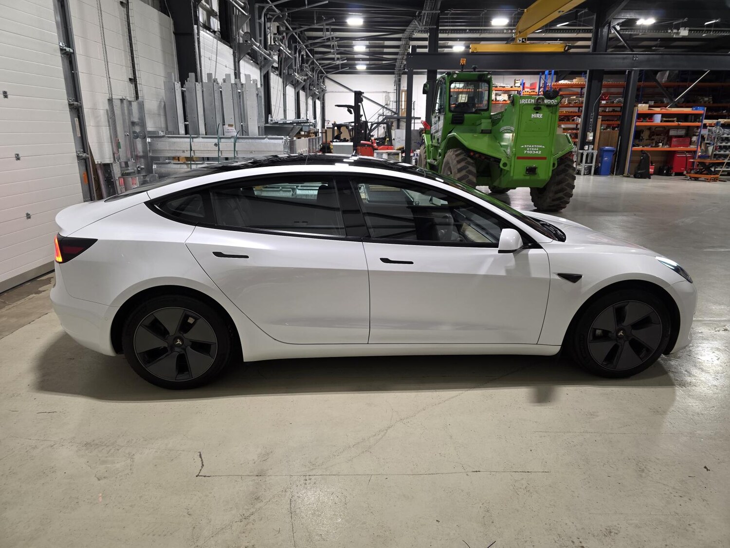 Used Tesla Model 3 2021 for sale - 77650000: Photo 30