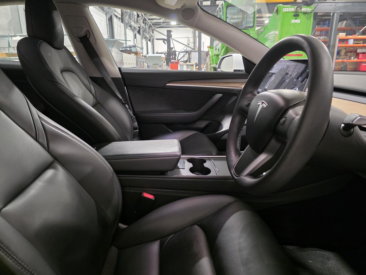 Used Tesla Model 3 2021 for sale - 77650000: Photo 35