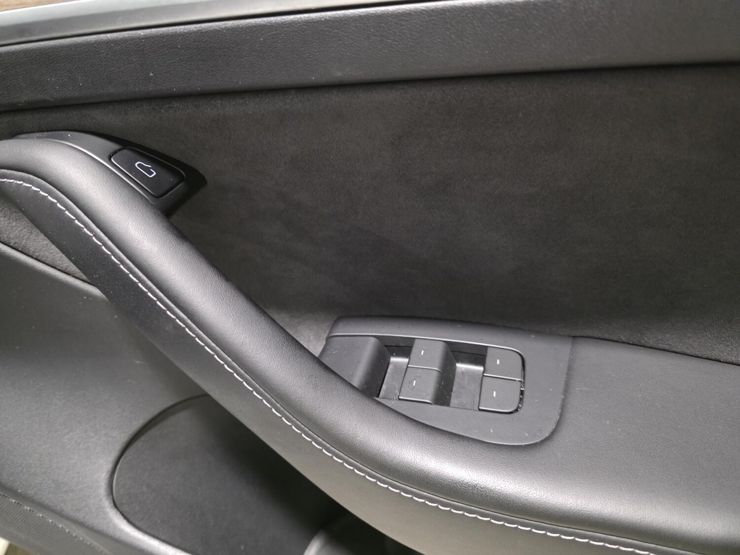 Used Tesla Model 3 2021 for sale - 77650000: Photo 40