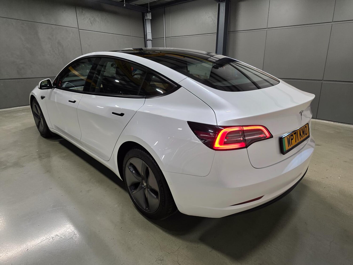 Used Tesla Model 3 2021 for sale - 77650000: Photo 6