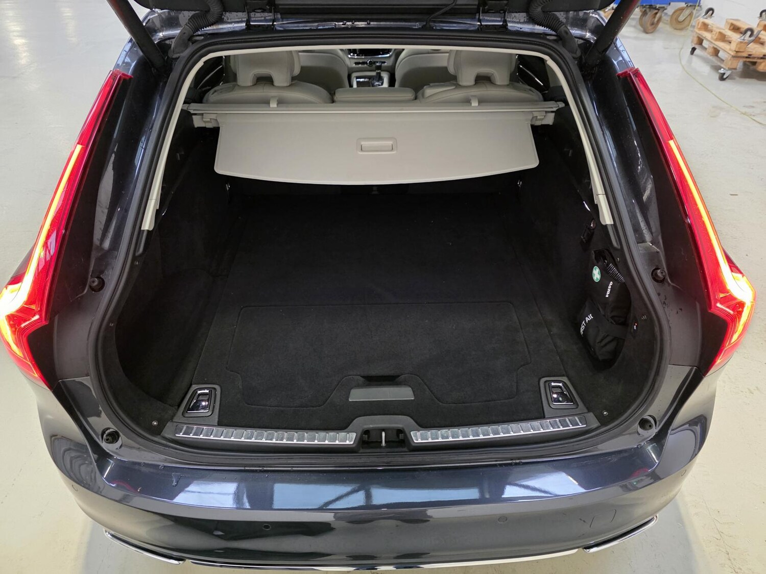 Used Volvo V90 2020 for sale - 77650003: Photo 13