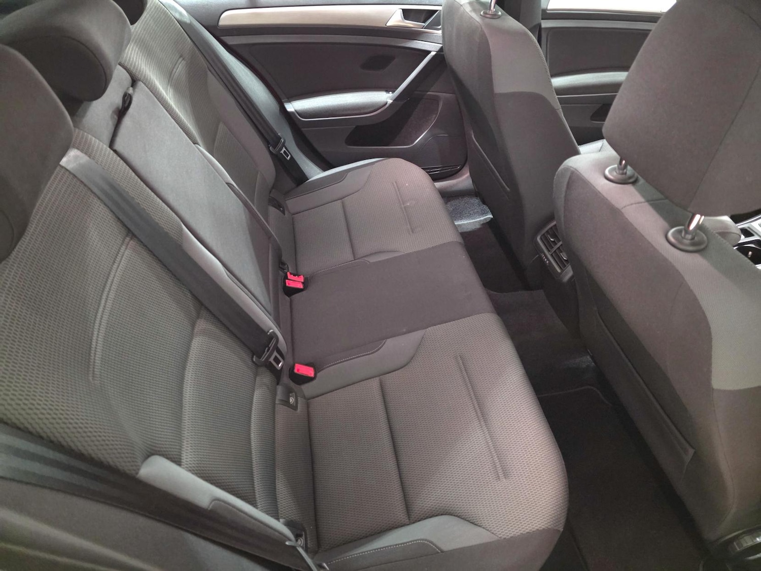 Used Volkswagen Golf 2016 for sale - 77650010: Photo 17