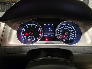 Used Volkswagen Golf 2016 for sale - 77650010: Photo