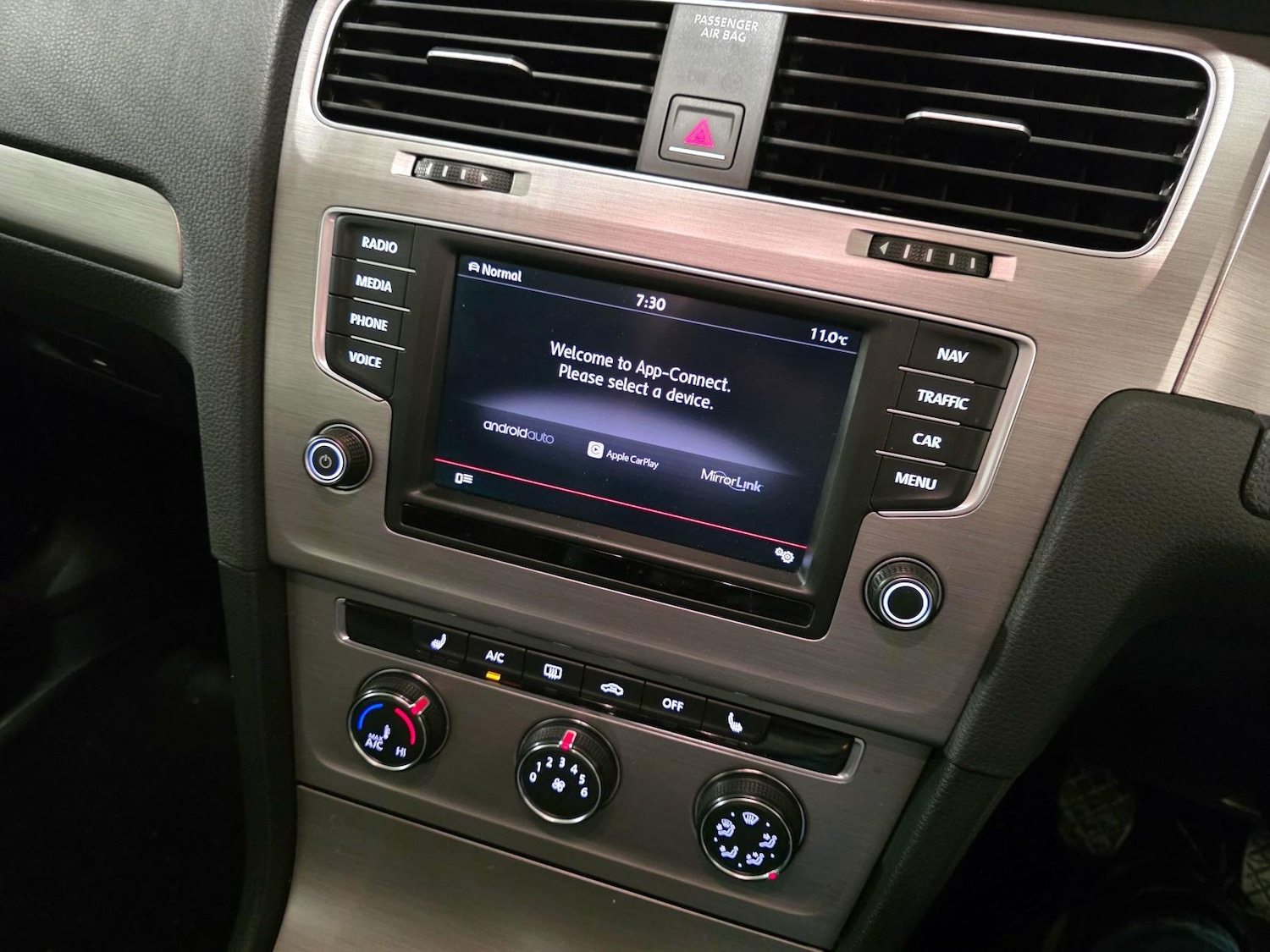 Used Volkswagen Golf 2016 for sale - 77650010: Photo 5