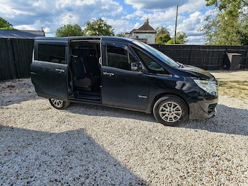 Used Nissan Serena 2016 for sale - 74500101: Photo