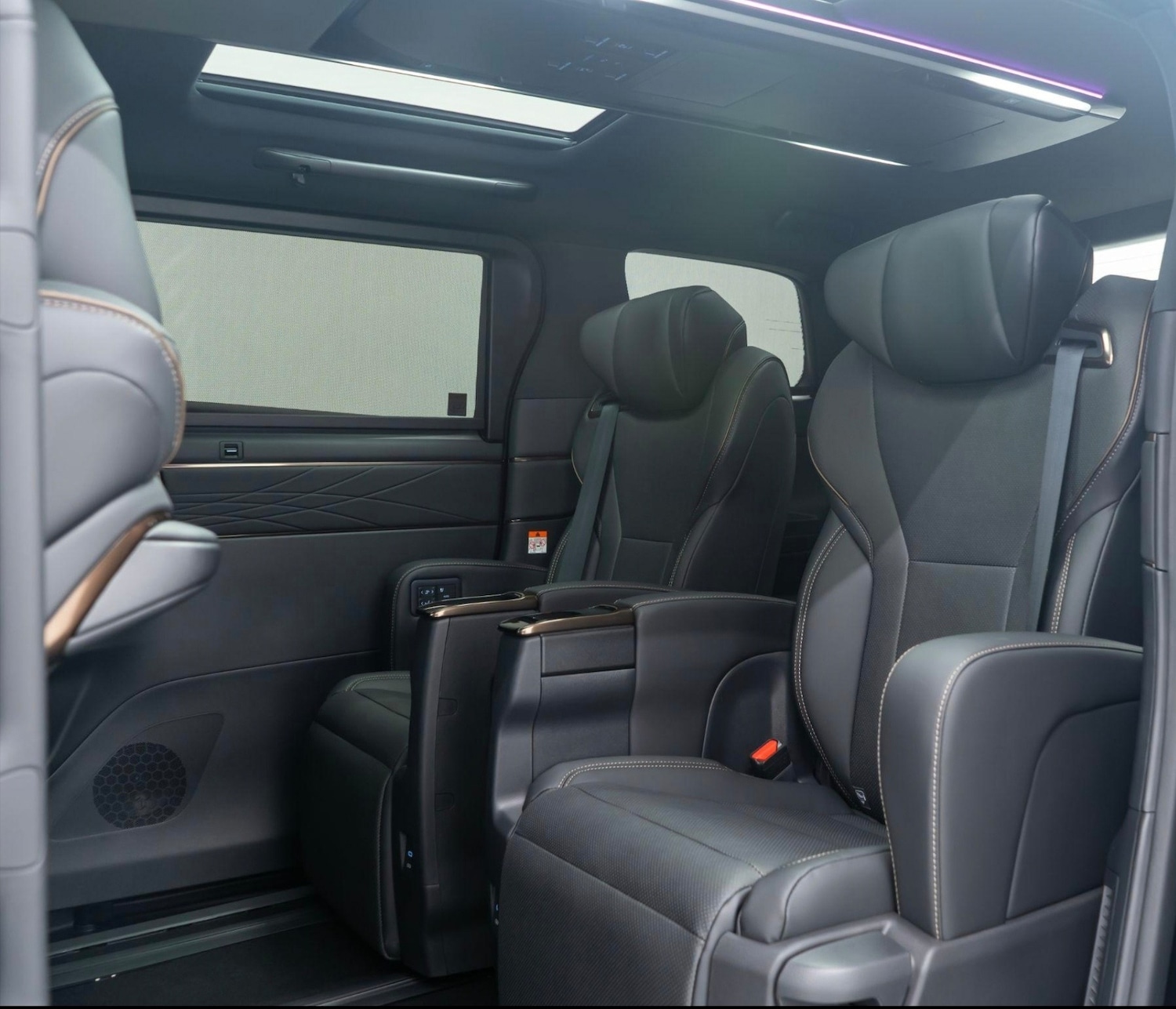 Used Toyota Alphard 2024 for sale - 76845624: Photo 10