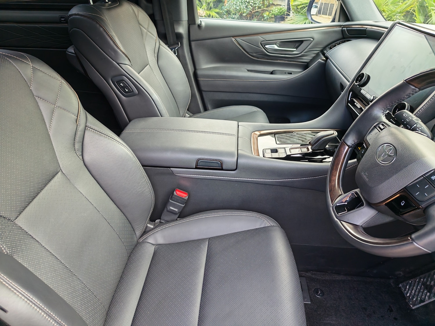 Used Toyota Alphard 2024 for sale - 76845624: Photo 21