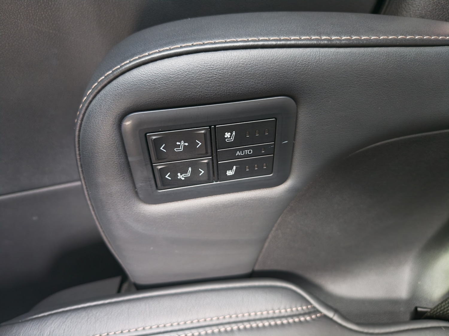 Used Toyota Alphard 2024 for sale - 76845624: Photo 23