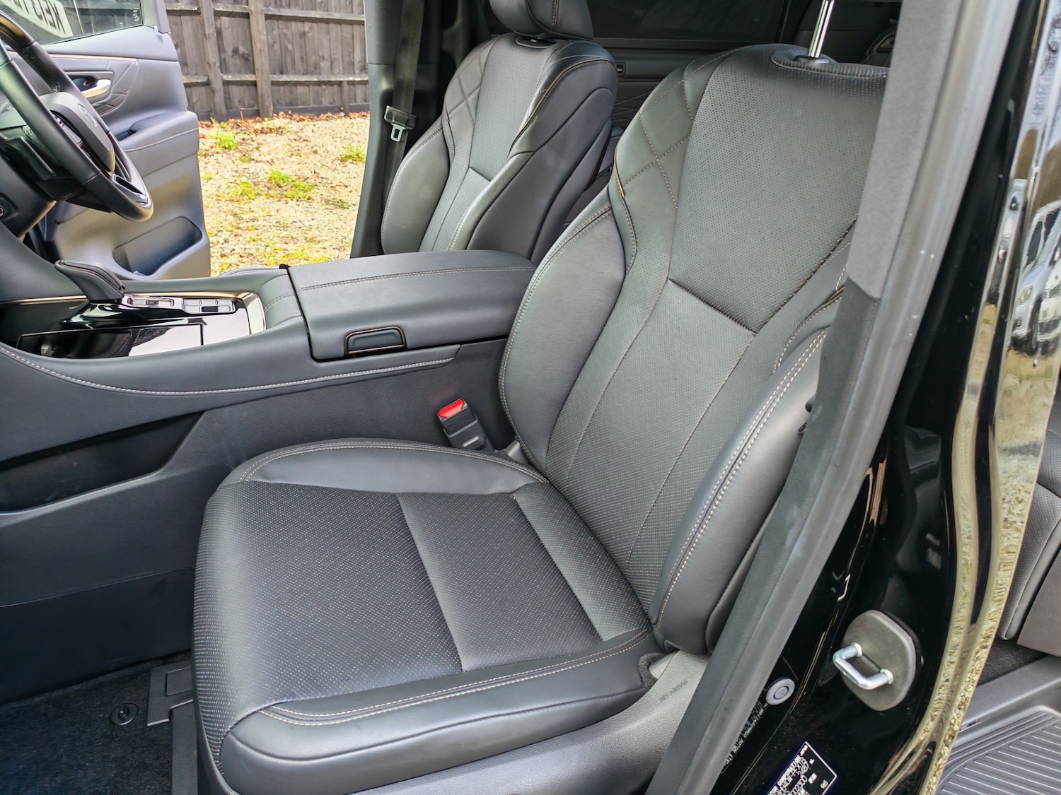 Used Toyota Alphard 2024 for sale - 76845624: Photo 24