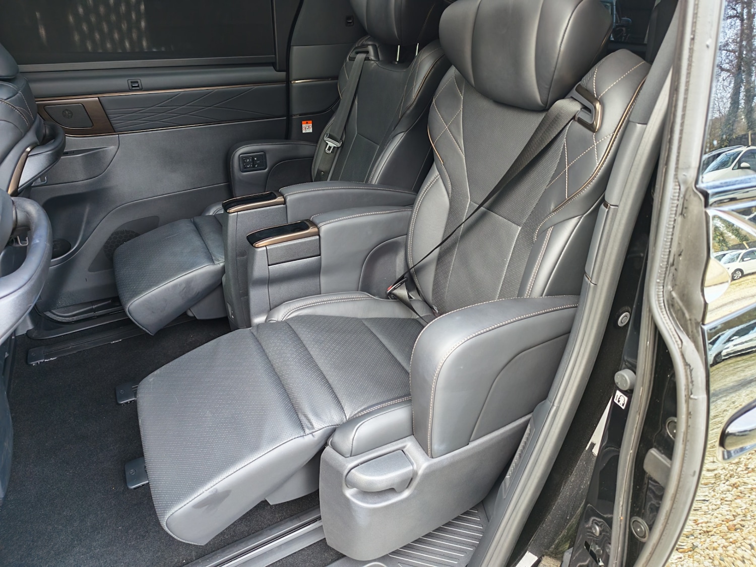 Used Toyota Alphard 2024 for sale - 76845624: Photo 25