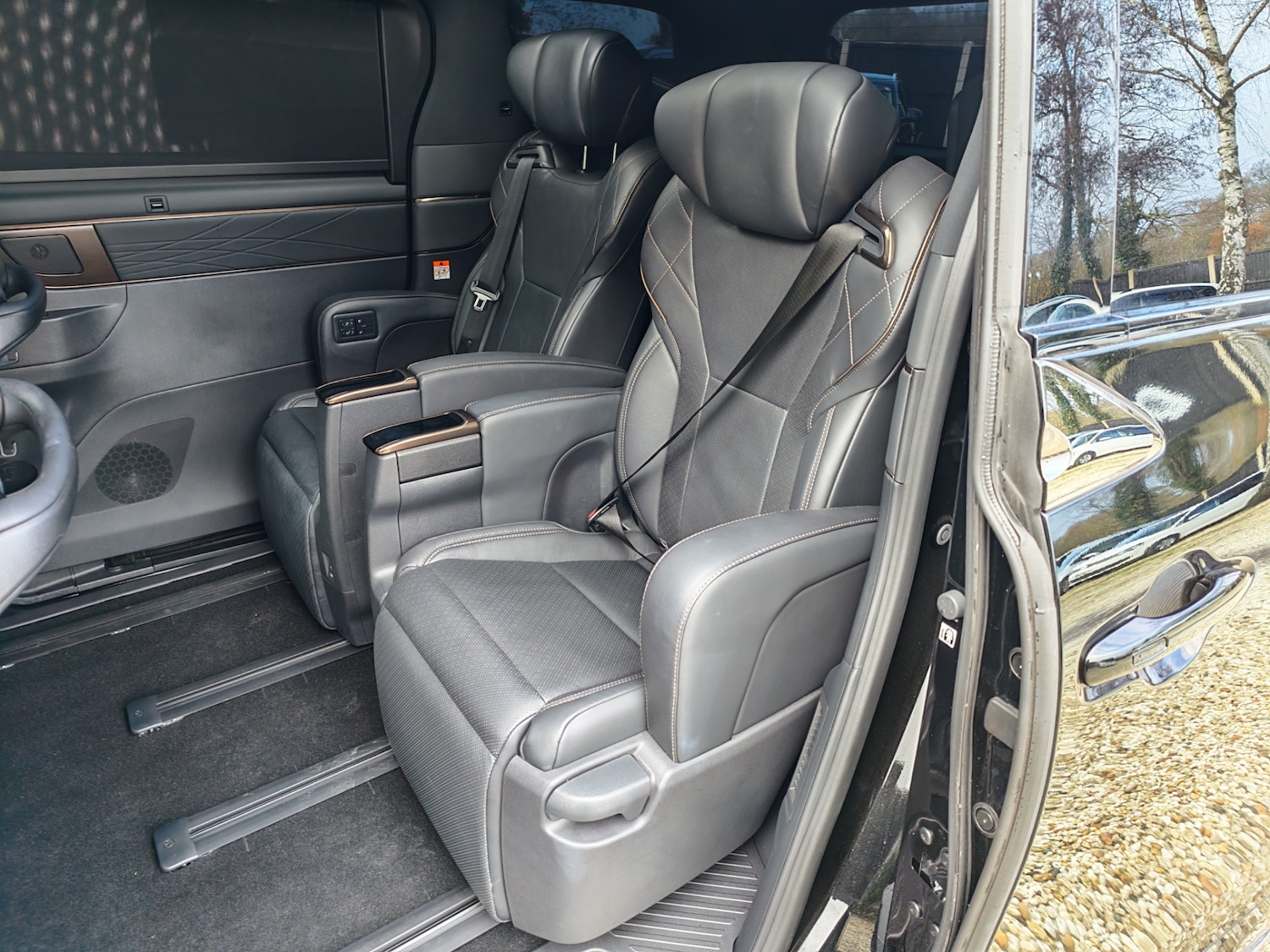 Used Toyota Alphard 2024 for sale - 76845624: Photo 27