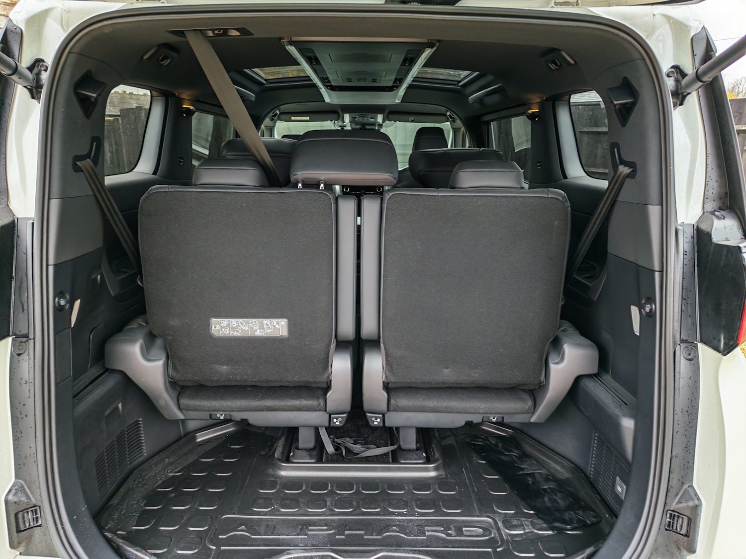 Used Toyota Alphard 2024 for sale - 76845624: Photo 30