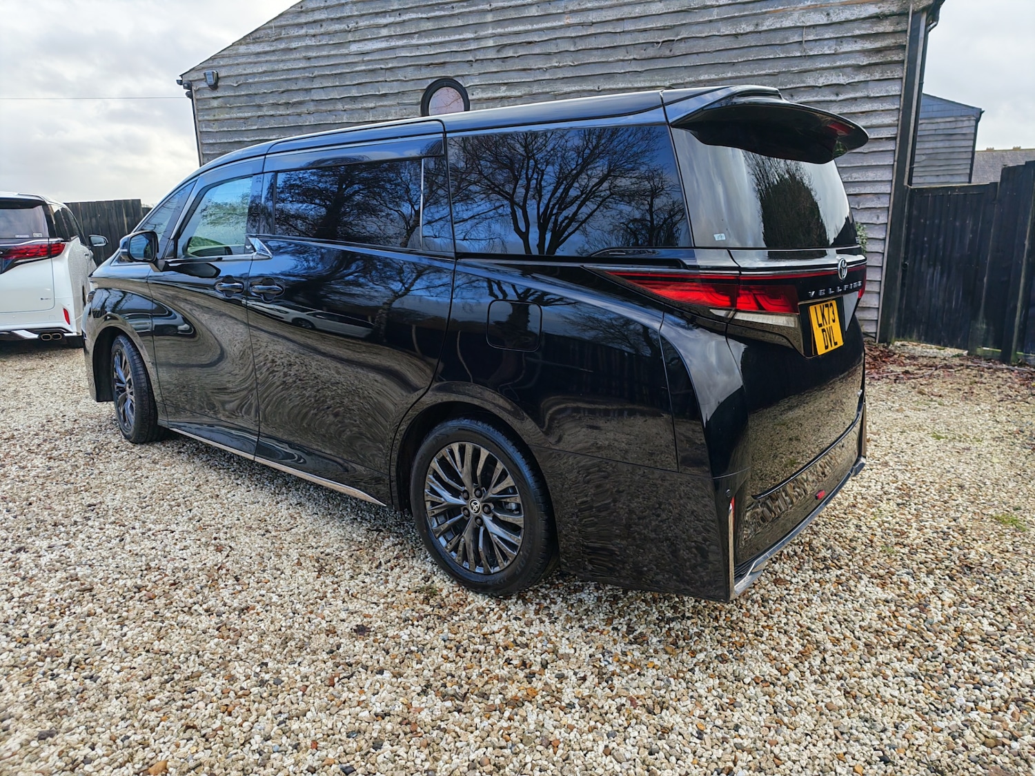 Used Toyota Alphard 2024 for sale - 76845624: Photo 5