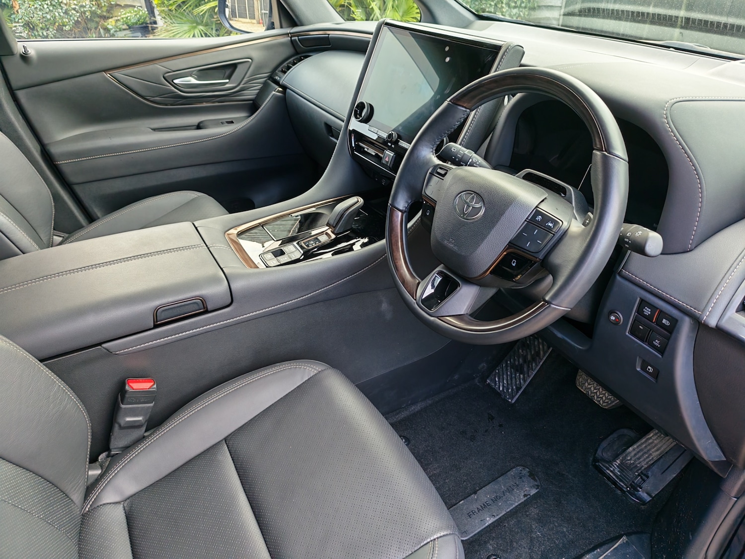 Used Toyota Alphard 2024 for sale - 76845624: Photo 8