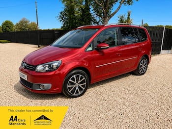 Used Volkswagen Touran 2016 for sale - 79717878: Photo