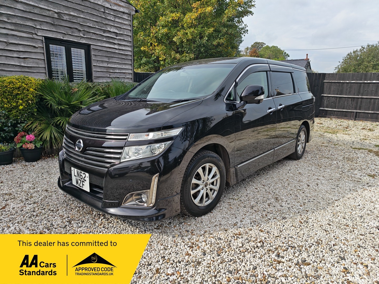 Used Nissan Elgrand 2013 for sale - 75653170: Photo 1