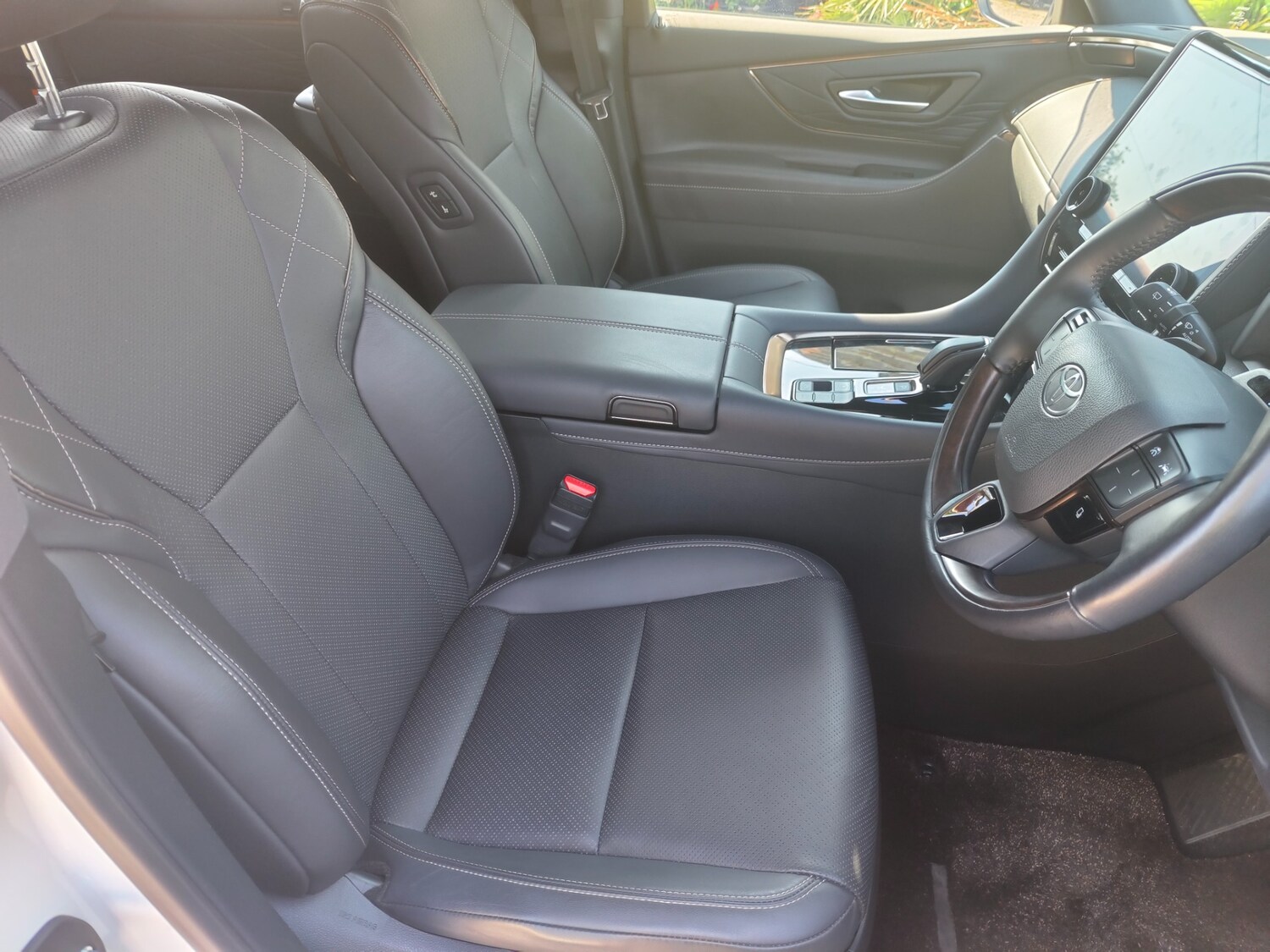 Used Toyota Vellfire 2023 for sale - 75032257: Photo 11