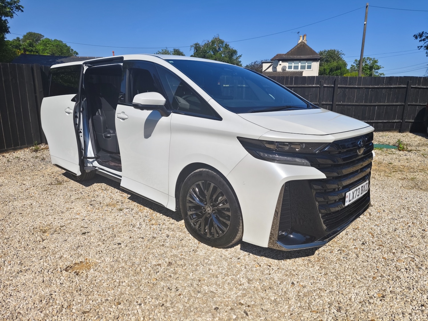 Used Toyota Vellfire 2023 for sale - 75032257: Photo 3