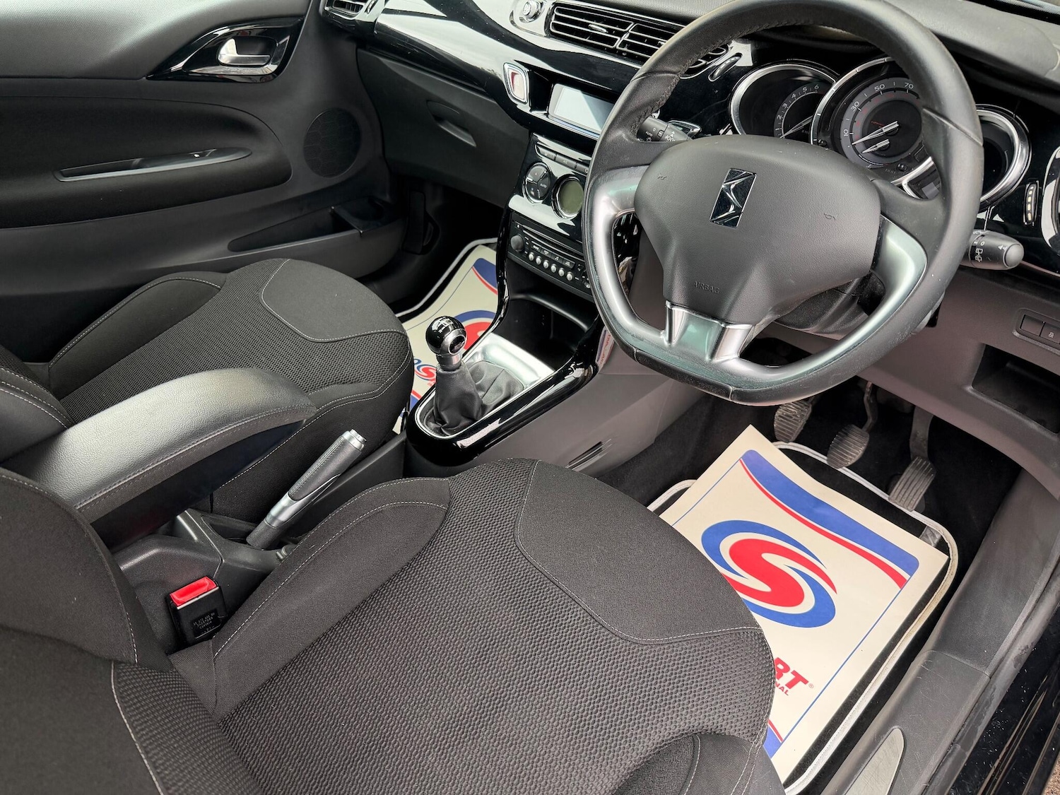 Used Citroen DS3 2014 for sale - 76727229: Photo 18