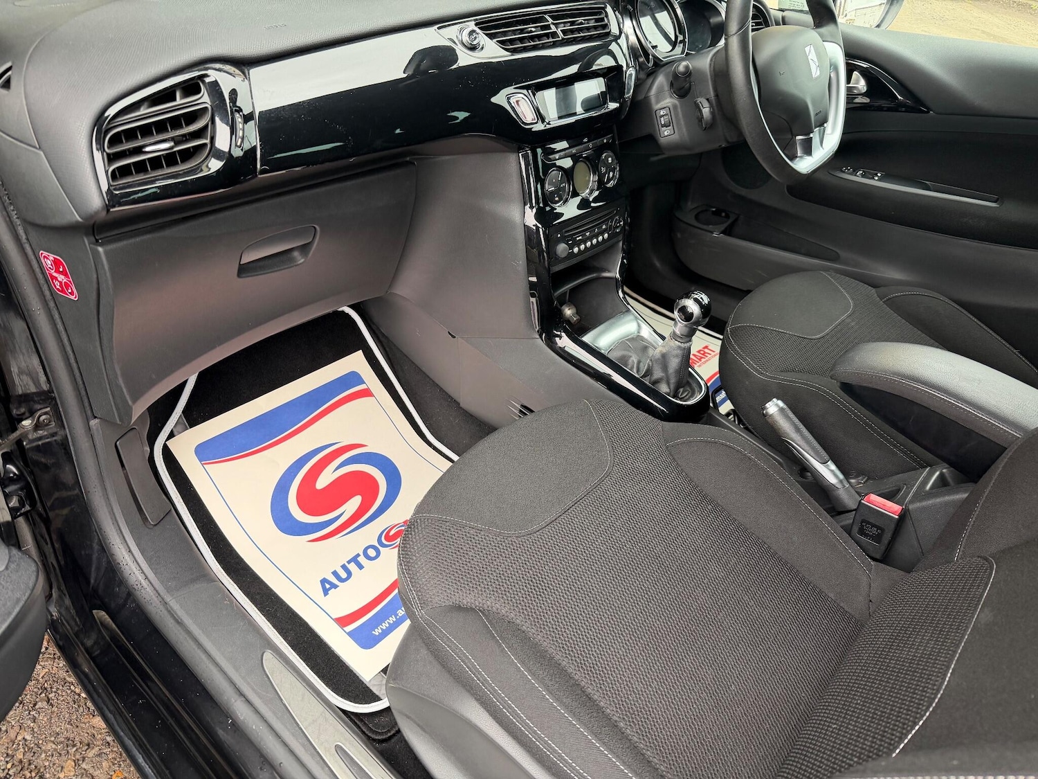 Used Citroen DS3 2014 for sale - 76727229: Photo 20