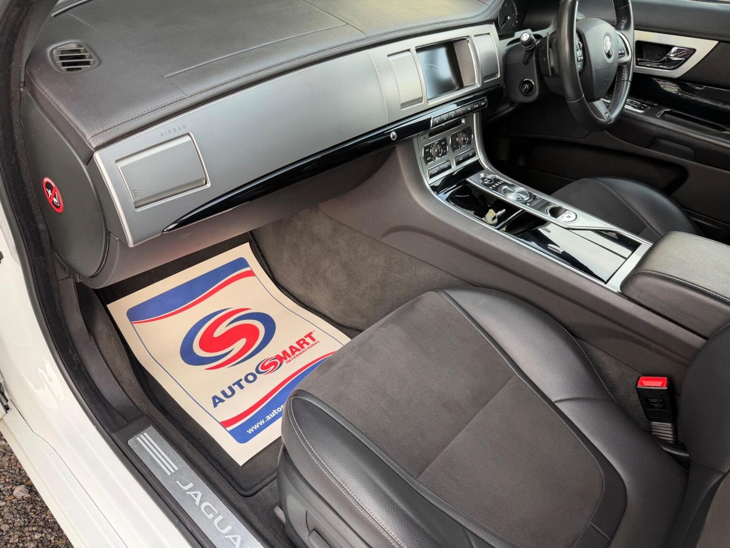 Used Jaguar XF 2014 for sale - 77453193: Photo 31