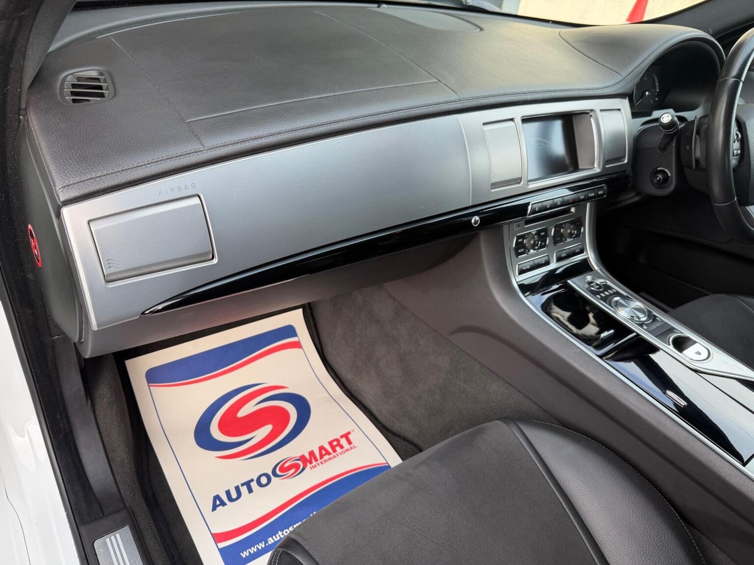 Used Jaguar XF 2014 for sale - 77453193: Photo 32