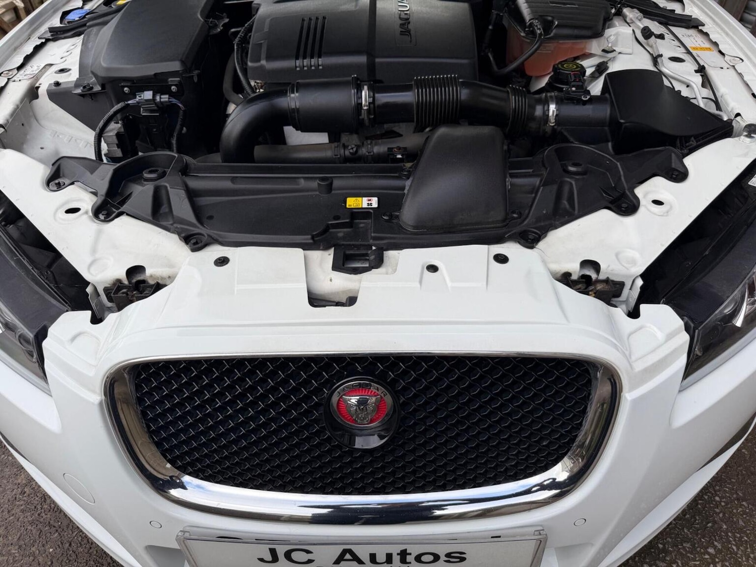 Used Jaguar XF 2014 for sale - 77453193: Photo 40