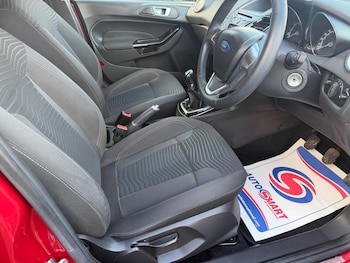 Used Ford Fiesta 2015 for sale - 77622500: Photo