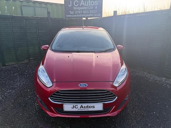 Used Ford Fiesta 2015 for sale - 77622500: Photo
