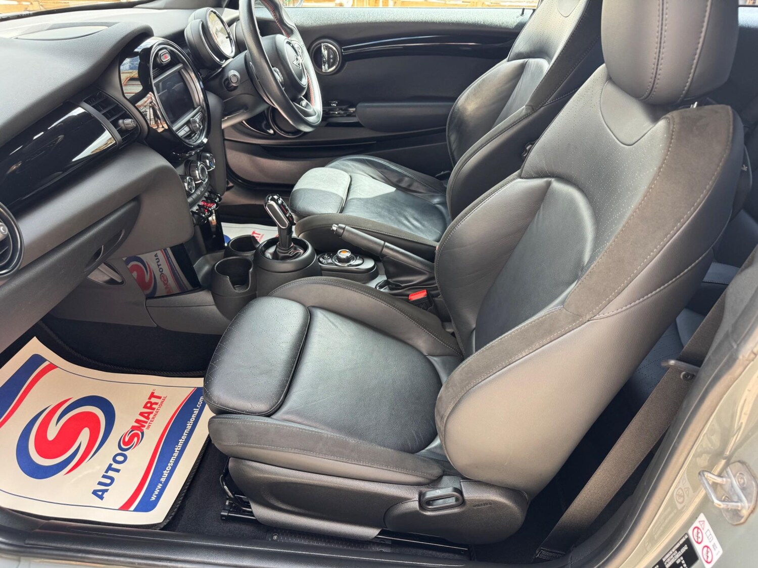 Used MINI Hatch 2019 for sale - 76585322: Photo 13