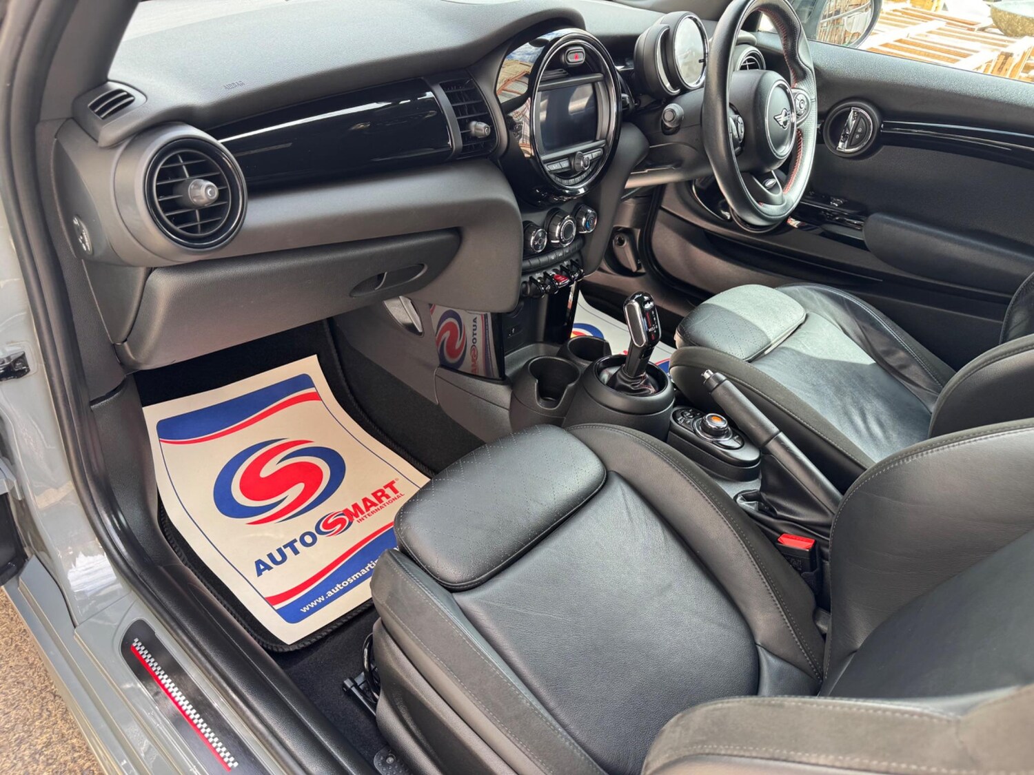 Used MINI Hatch 2019 for sale - 76585322: Photo 24