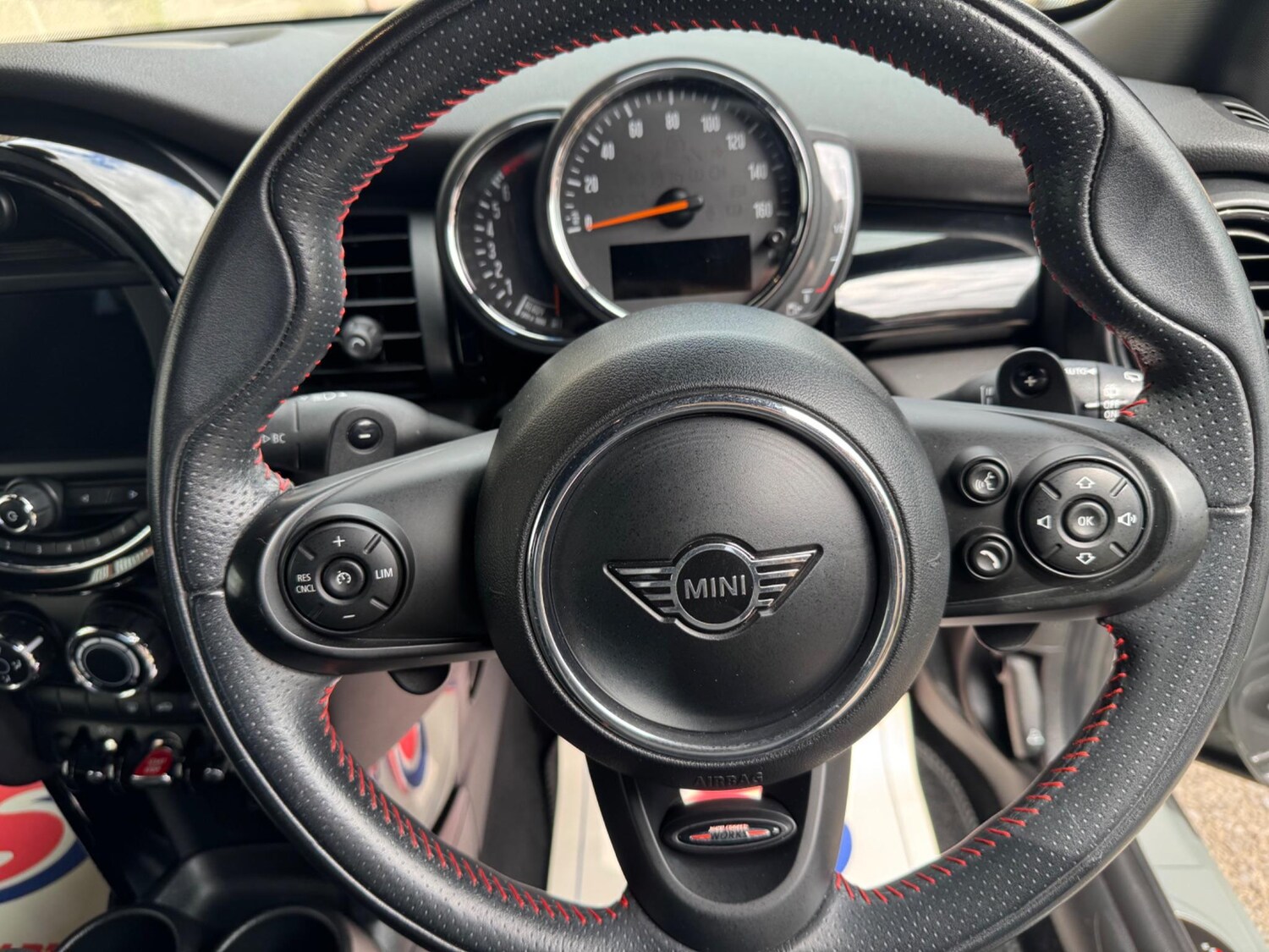 Used MINI Hatch 2019 for sale - 76585322: Photo 28