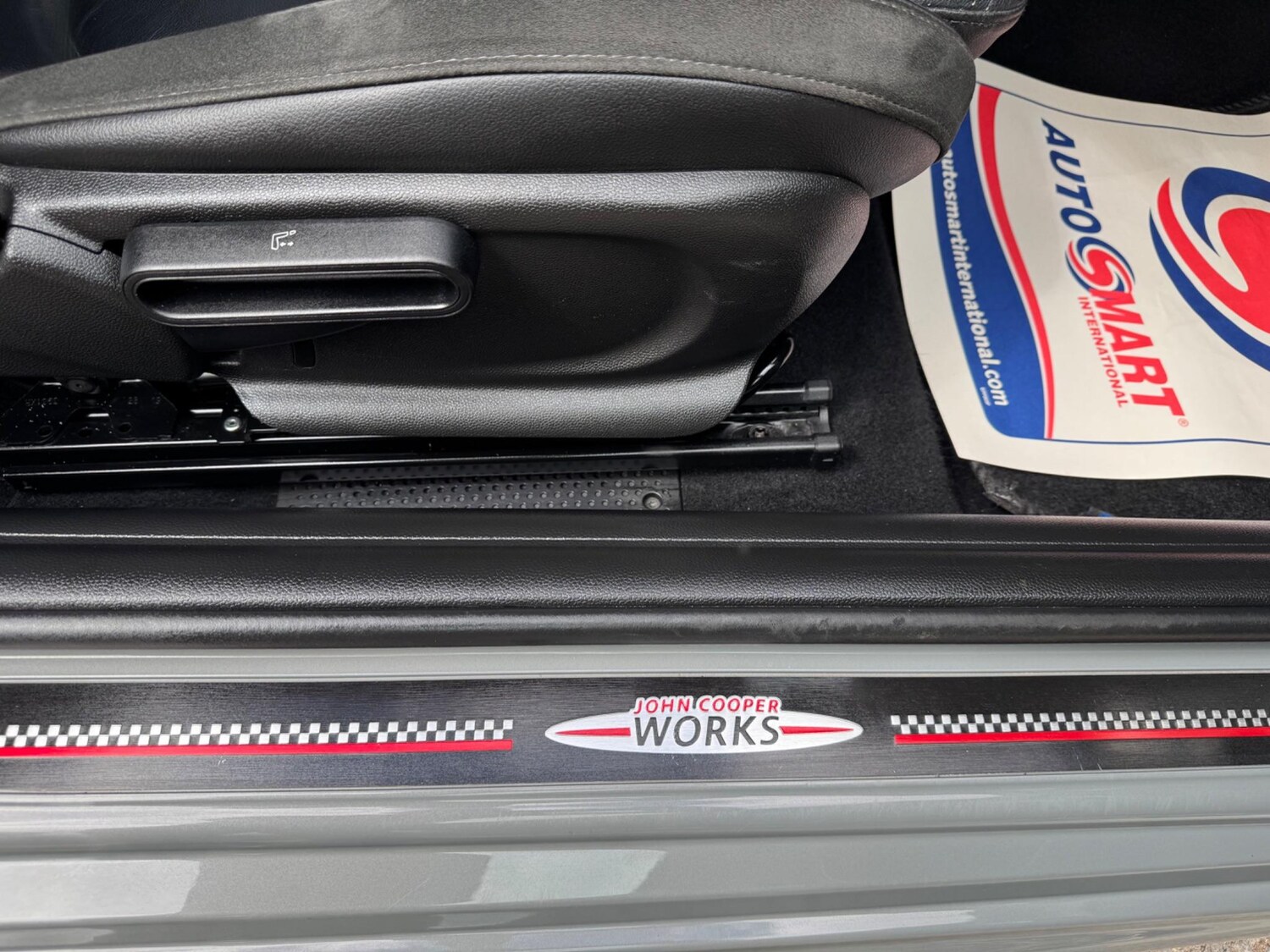 Used MINI Hatch 2019 for sale - 76585322: Photo 35