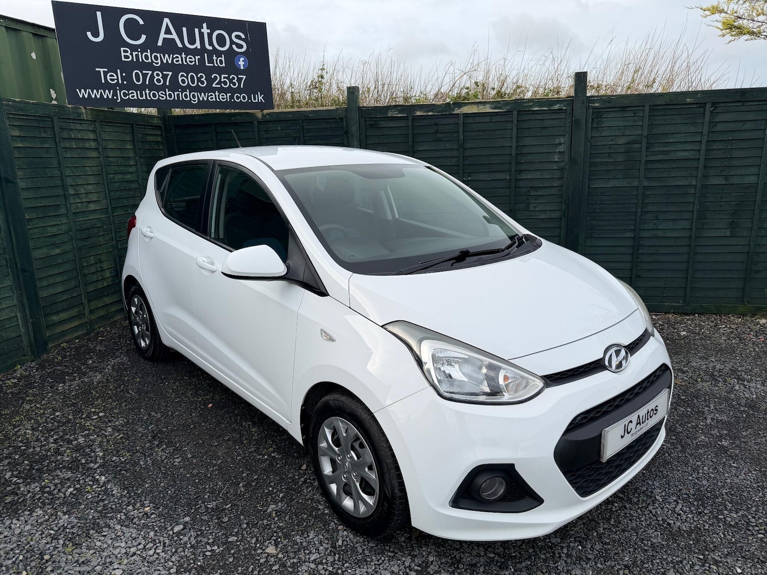Used Hyundai i10 2015 for sale - 76584595: Photo 1