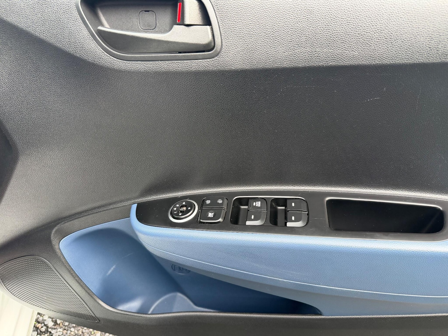 Used Hyundai i10 2015 for sale - 76584595: Photo 26