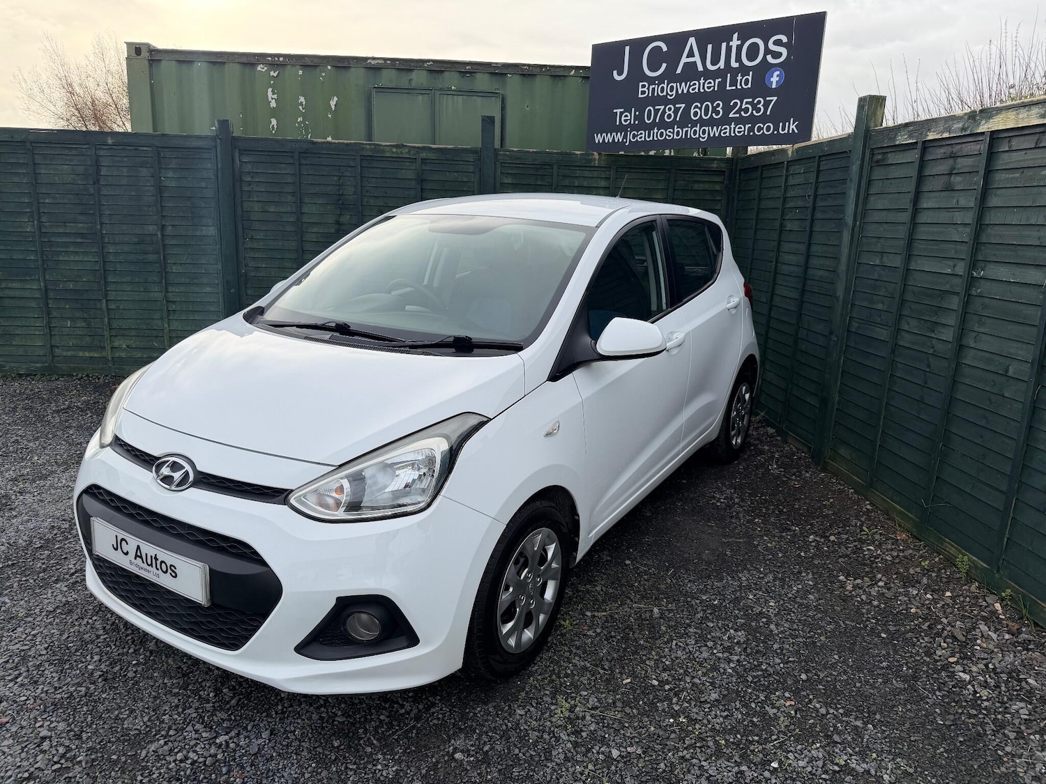 Used Hyundai i10 2015 for sale - 76584595: Photo 3