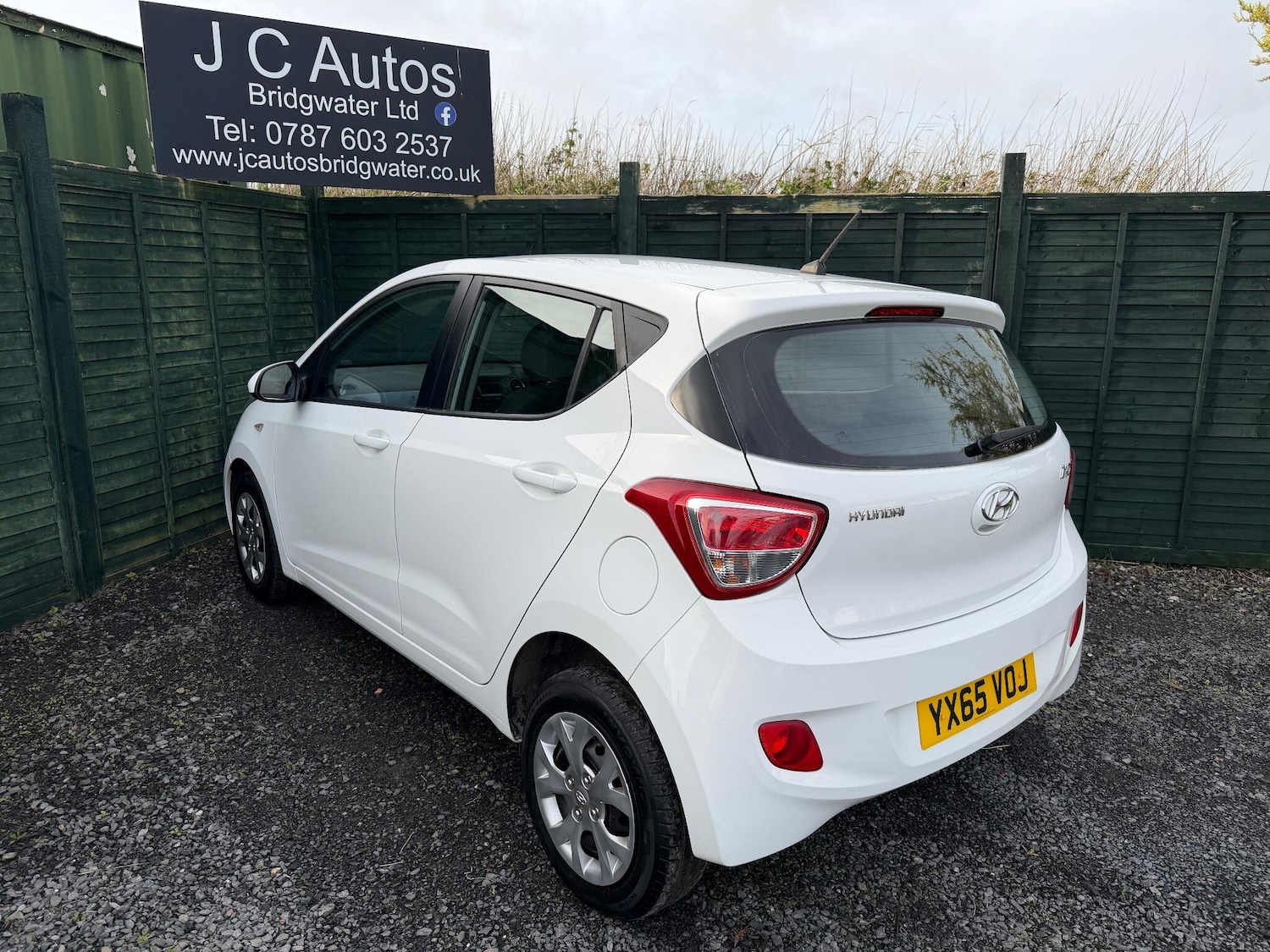 Used Hyundai i10 2015 for sale - 76584595: Photo 4