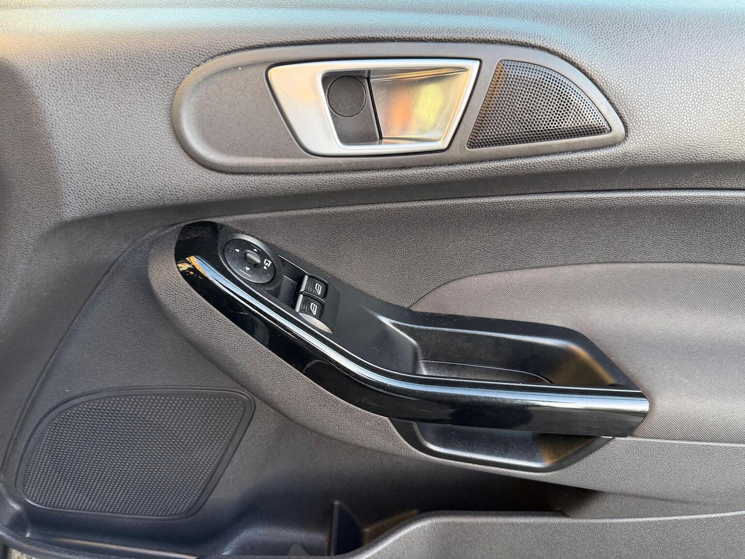 Used Ford Fiesta 2015 for sale - 77036121: Photo 30