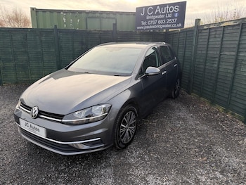 Used Volkswagen Golf 2017 for sale - 76994782: Photo