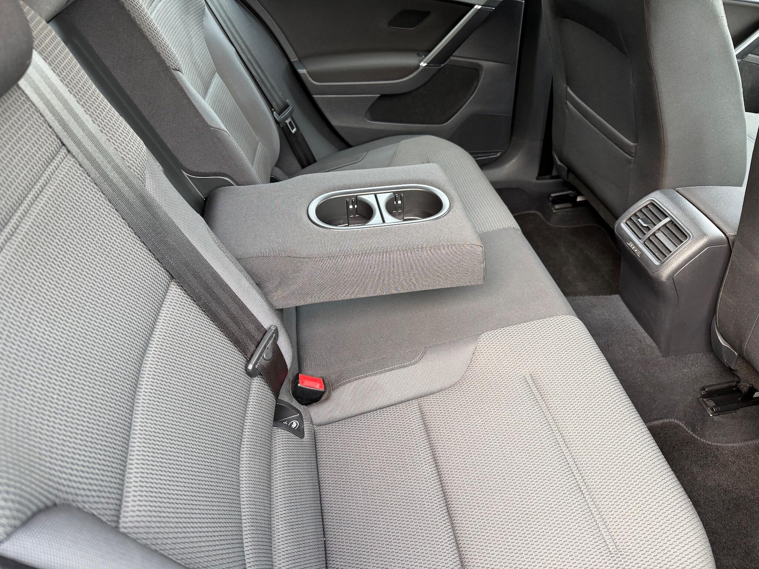 Used Volkswagen Golf 2017 for sale - 76994782: Photo 32