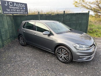 Used Volkswagen Golf 2017 for sale - 76994782: Photo