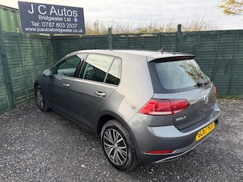 Used Volkswagen Golf 2017 for sale - 76994782: Photo