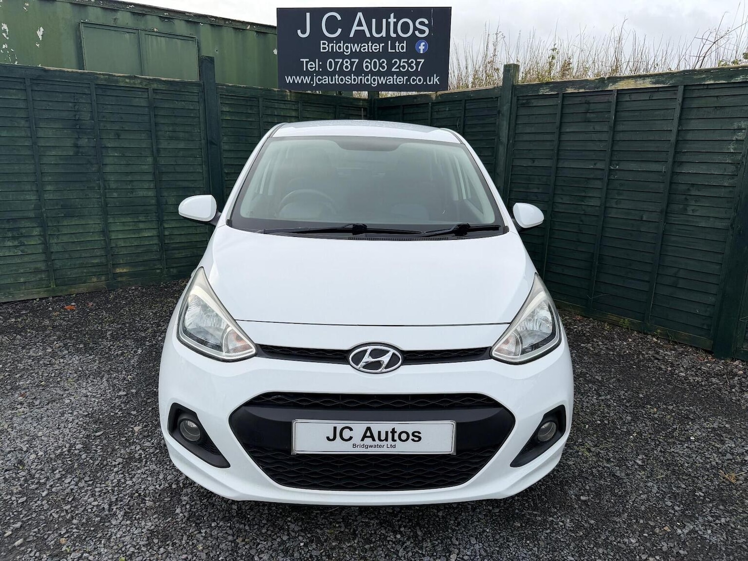 Used Hyundai i10 2015 for sale - 77179739: Photo 2
