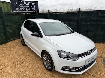 Used Volkswagen Polo 2015 for sale - 77789344: Photo