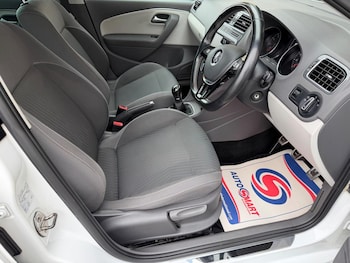 Used Volkswagen Polo 2015 for sale - 77789344: Photo