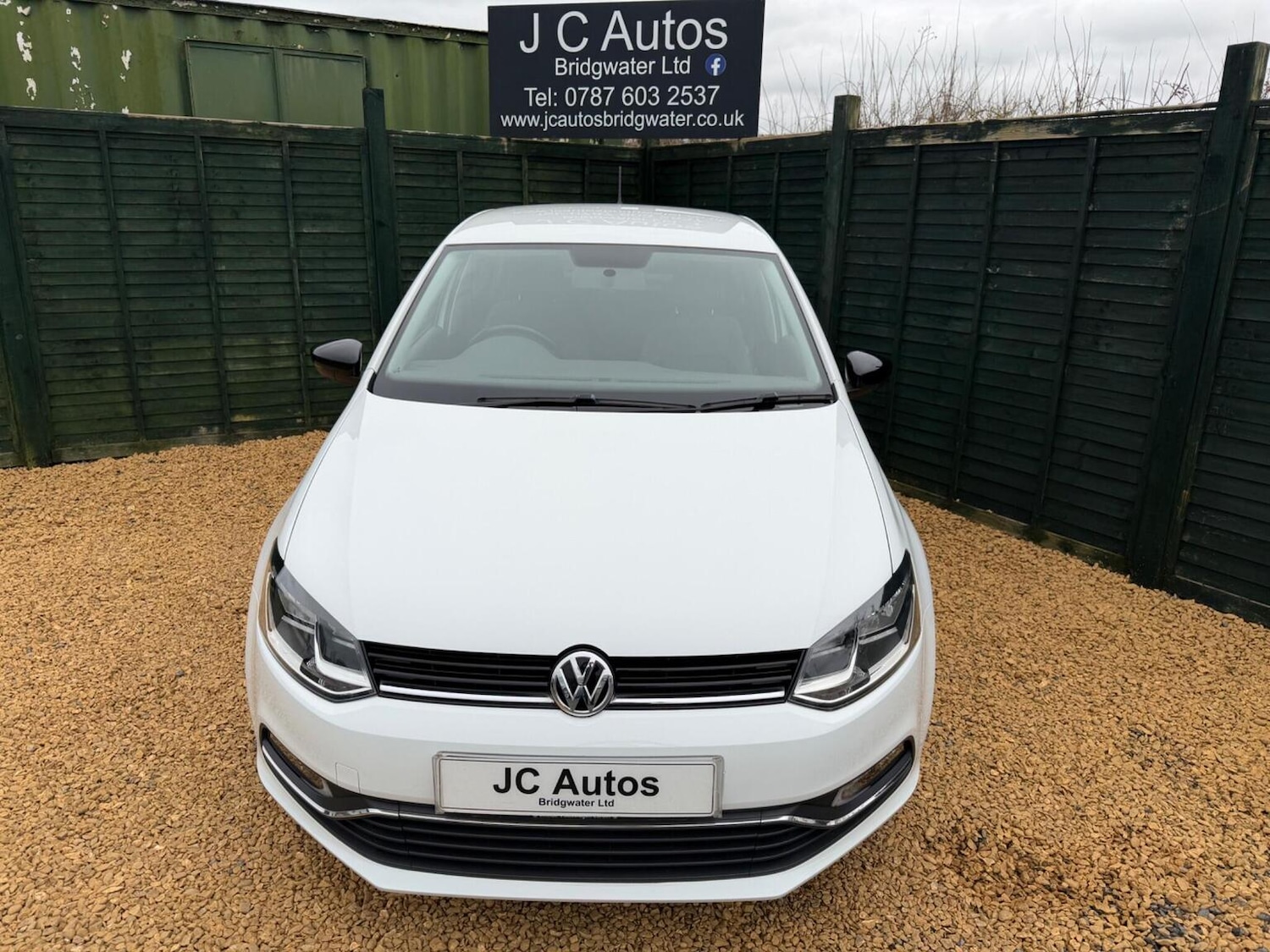 Used Volkswagen Polo 2015 for sale - 77789344: Photo 3