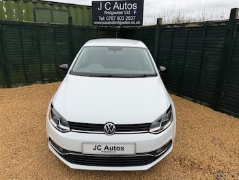 Used Volkswagen Polo 2015 for sale - 77789344: Photo