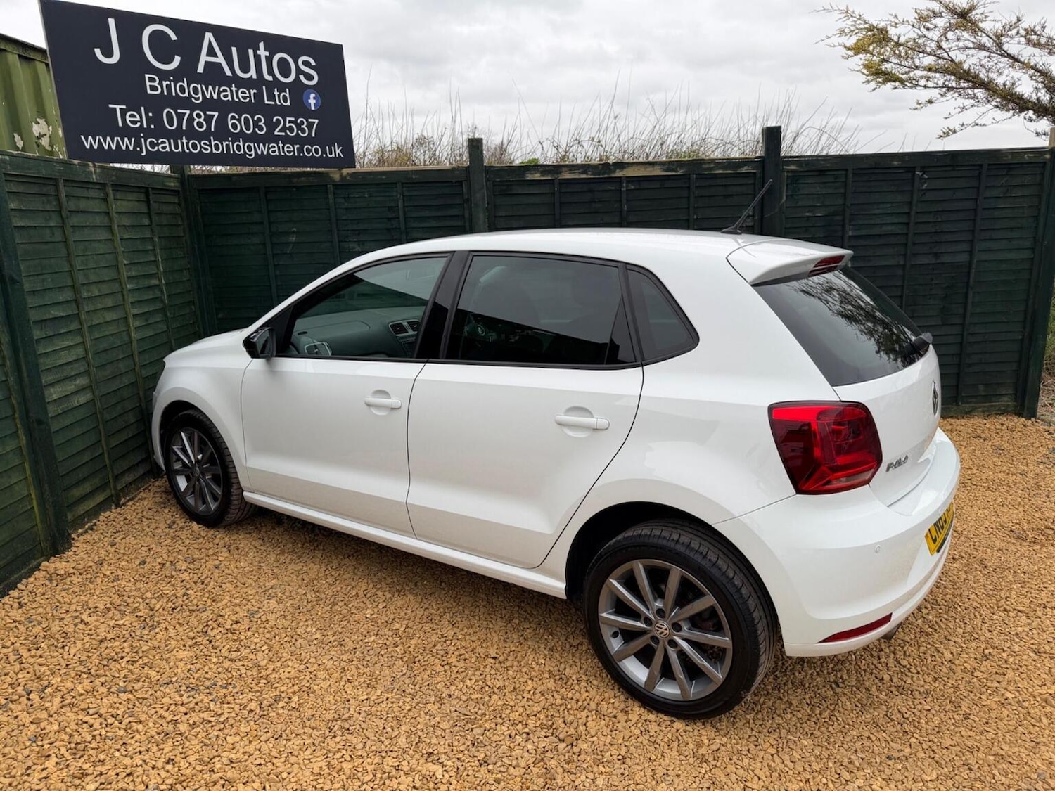 Used Volkswagen Polo 2015 for sale - 77789344: Photo 8
