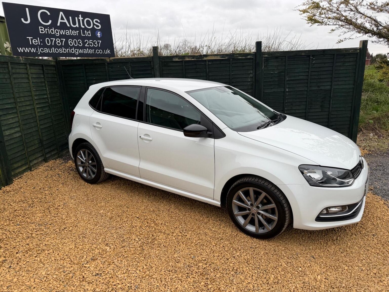 Used Volkswagen Polo 2015 for sale - 77789344: Photo 9